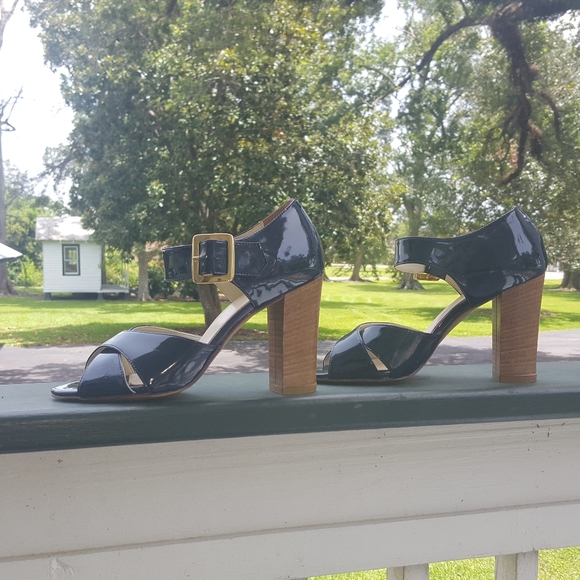 Dee Keller patent navy pumps - Picture 12 of 13